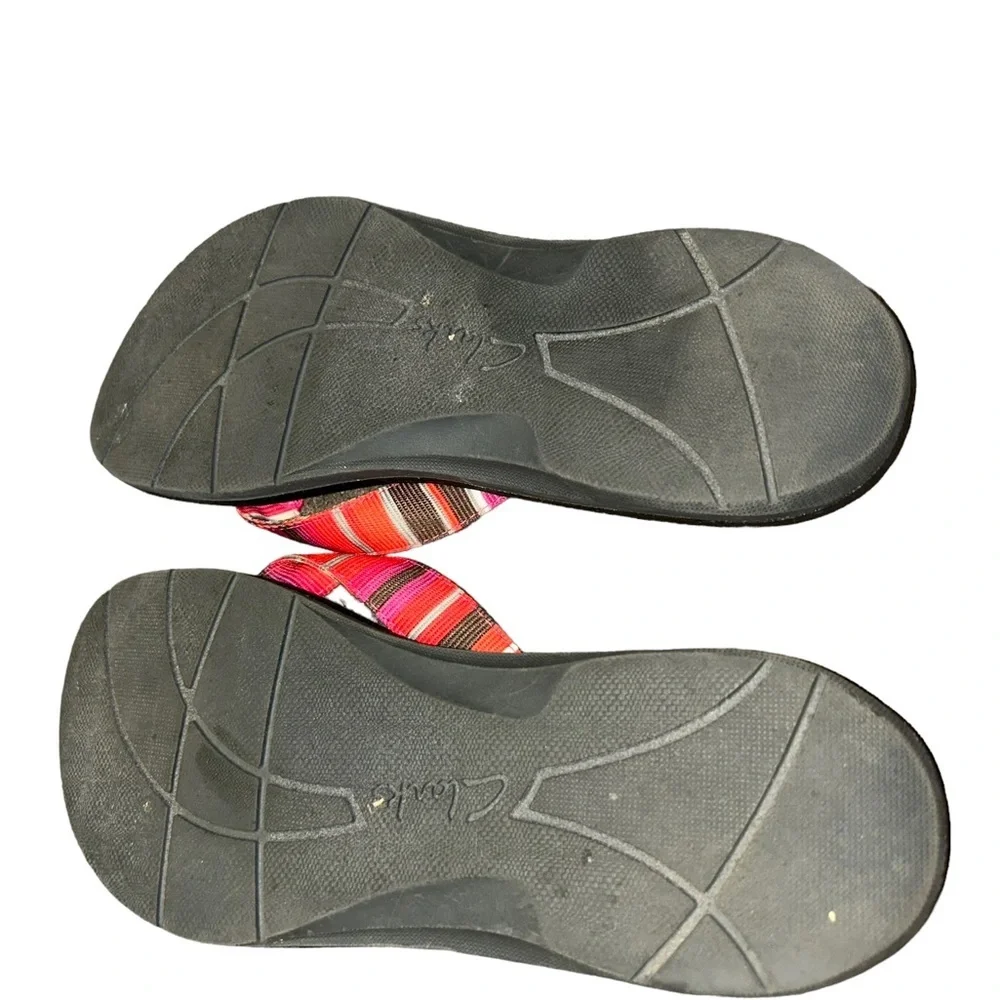 CLARKS Women's Flip Flops Thong Sandals PINK Multicolor Striped Comfort size 11